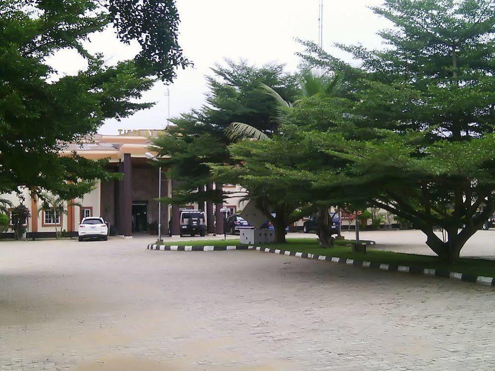 Tiffany Hotel And Towers Imogwu-Agwa Екстер'єр фото
